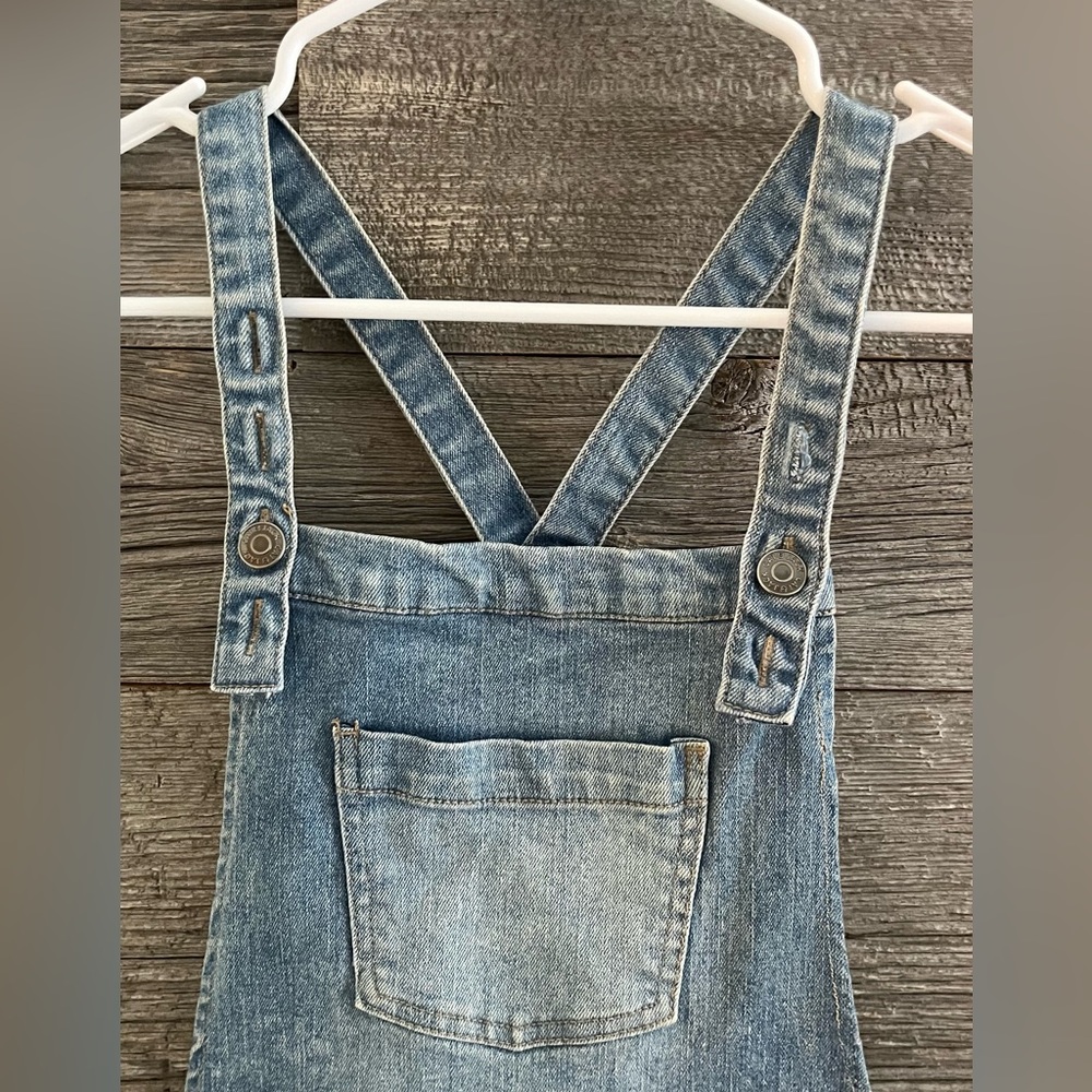 Cat & Jack Denim Short Overalls Size 10/12 - Picture 4 of 10